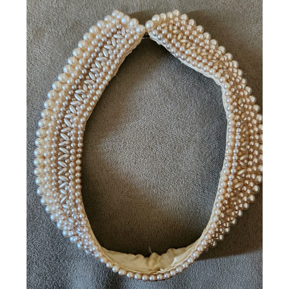 Vintage Hand-crafted & Lined Off-White Pearl Collar Beautiful